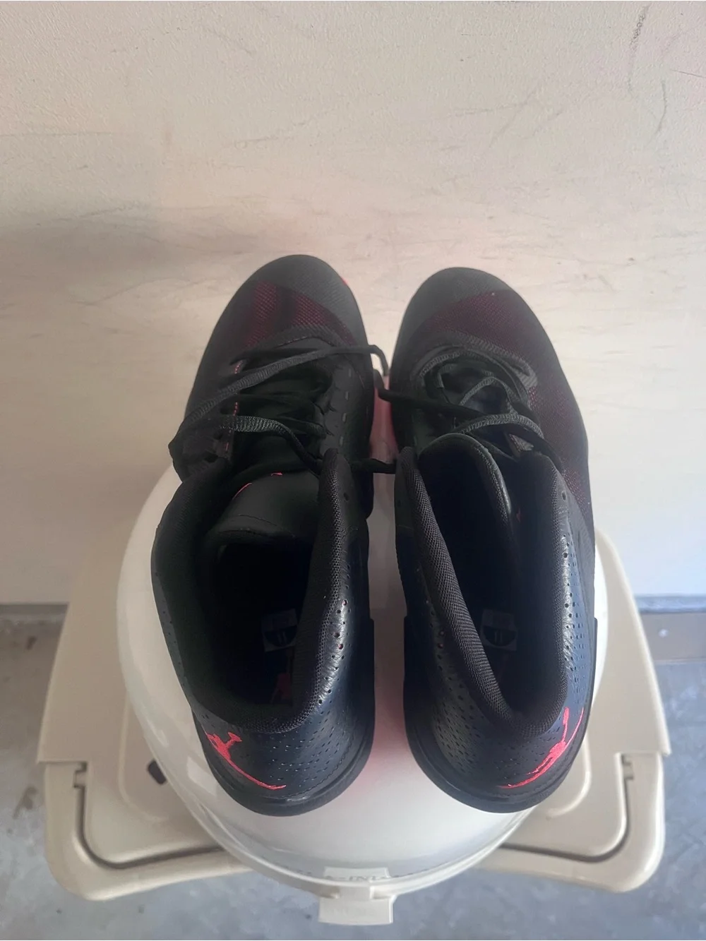 Jordan Men's Black and Bright Red Basketball Shoes